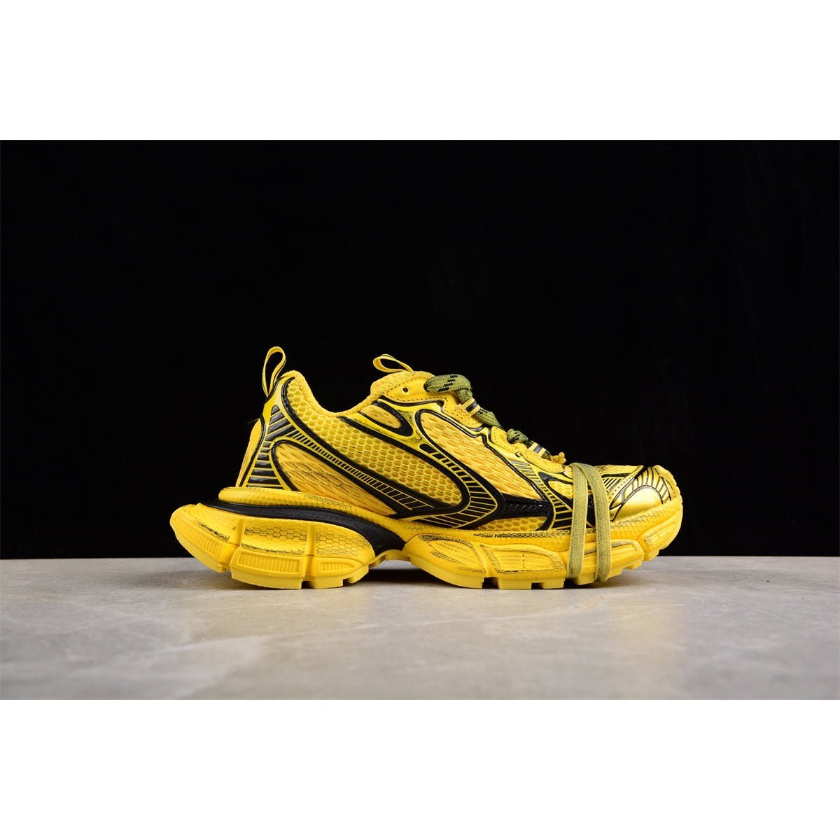 BALENCIAGA 3 - L - Yellow Sneakers - Black Unisex Streetwear Limited Edition - Introducing the BALENCIAGA 3XL x Yellow Black, a bold fusion of style and functionality. These