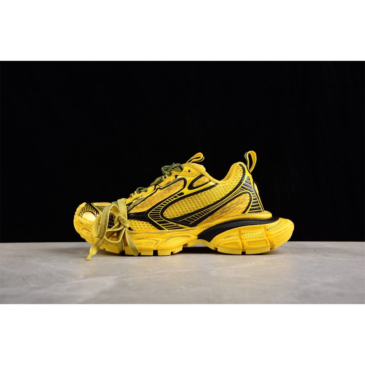 BALENCIAGA 3 - L - Yellow Sneakers - Black Unisex Streetwear Limited Edition - Introducing the BALENCIAGA 3XL x Yellow Black, a bold fusion of style and functionality. These