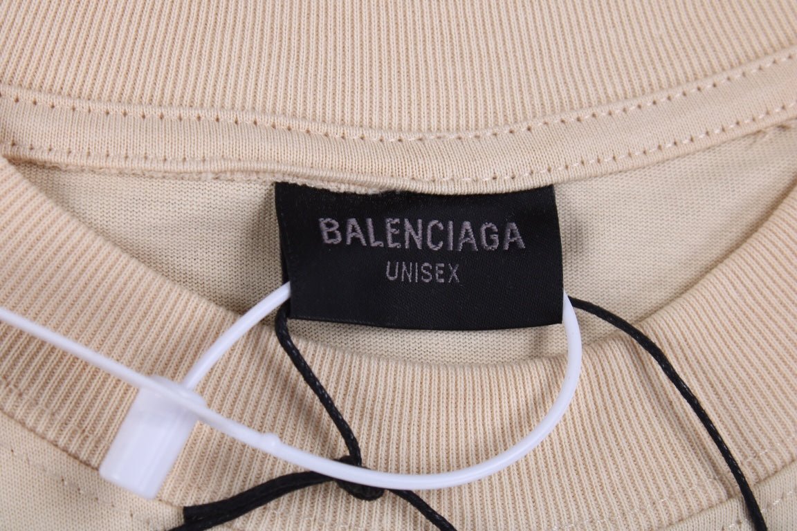 Camiseta Balenciaga Erewhon (Beige)