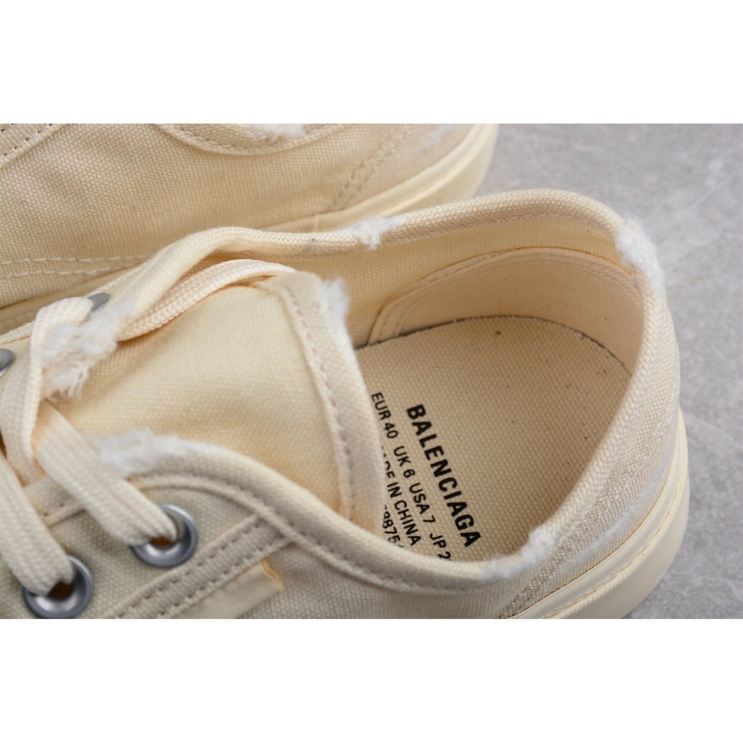 BALENCIAGA Paris Mid Vulc Destr - Sneakers - Beige Unisex Streetwear Limited Edition - Introducing the BALENCIAGA Paris Mid Vulc Destr x Beige, a perfect blend of contemporary design