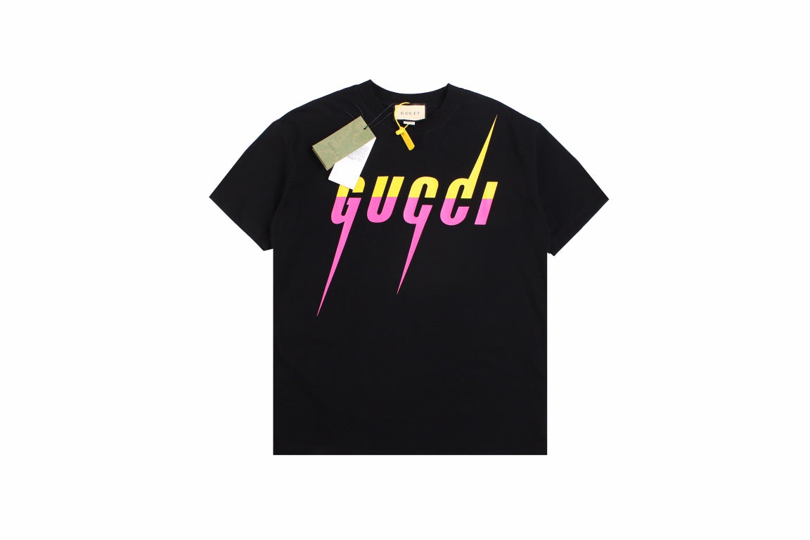 Gucci T-shirt With Retro Logo (black) Unisex Streetwear Limited Edition - <p dir='ltr'><span>Black t-shirt featuring a bold Gucci logo in a retro font with pink