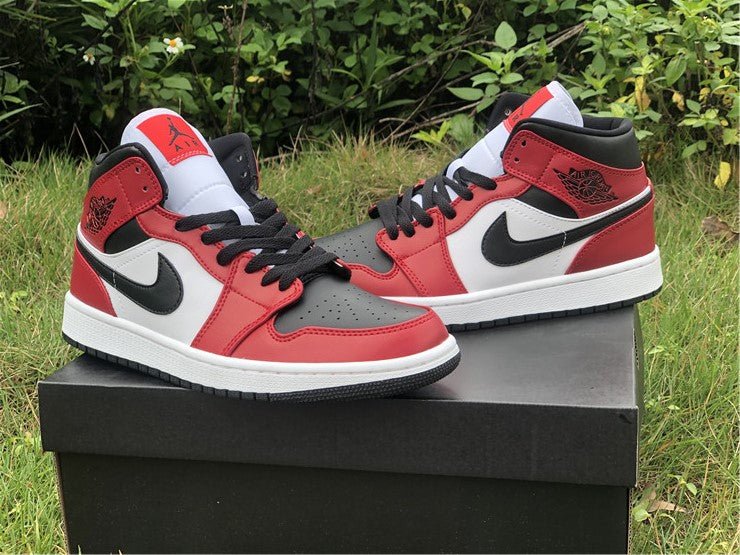 JORDAN 1 Mid - Chicago Toe Sneakers - Black Unisex Streetwear Limited Edition