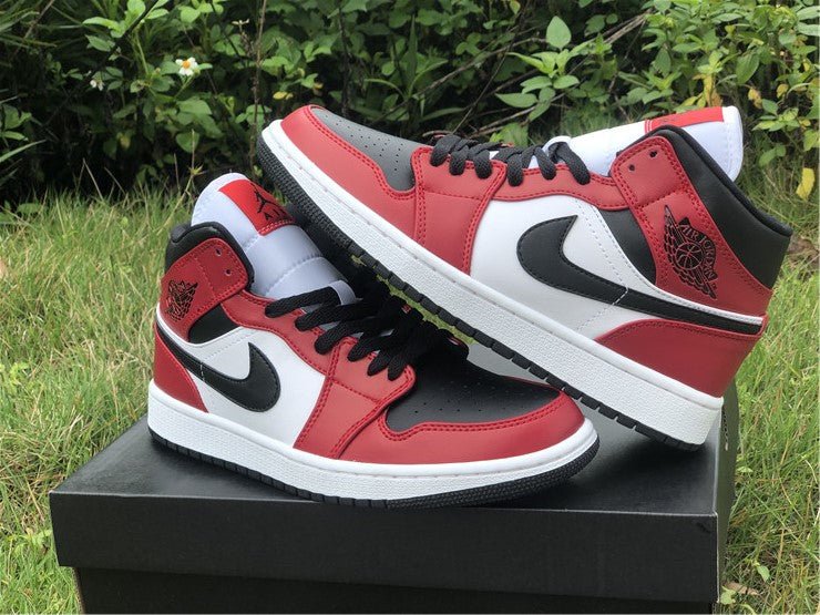 JORDAN 1 Mid - Chicago Toe Sneakers - Black Unisex Streetwear Limited Edition