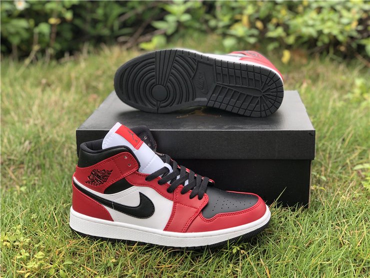 JORDAN 1 Mid - Chicago Toe Sneakers - Black Unisex Streetwear Limited Edition