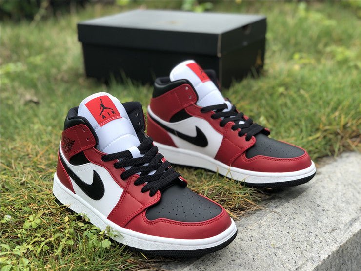 JORDAN 1 Mid - Chicago Toe Sneakers - Black Unisex Streetwear Limited Edition