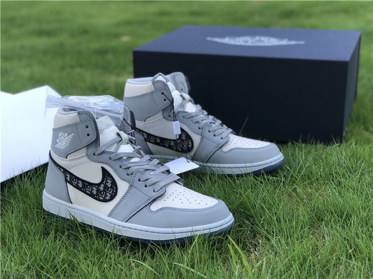 JORDAN 1 Retro High - Dior Sneakers - Black Unisex Streetwear Limited Edition