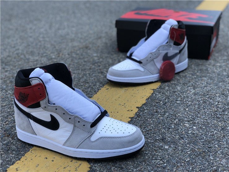 JORDAN 1 Retro High - Light Smoke Sneakers - Grey Unisex Streetwear Limited Edition