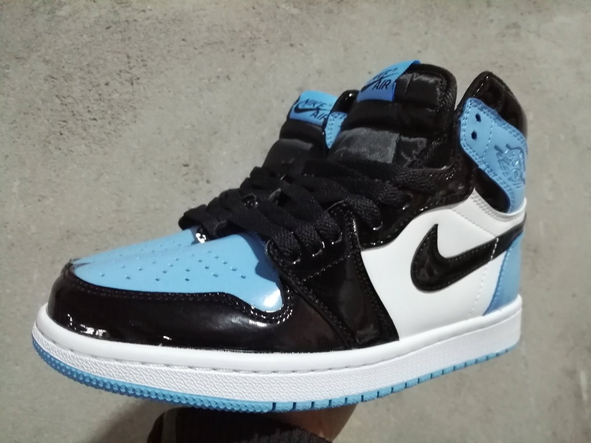 JORDAN 1 Retro High - Unc Patent Sneakers - Black Unisex Streetwear Limited Edition