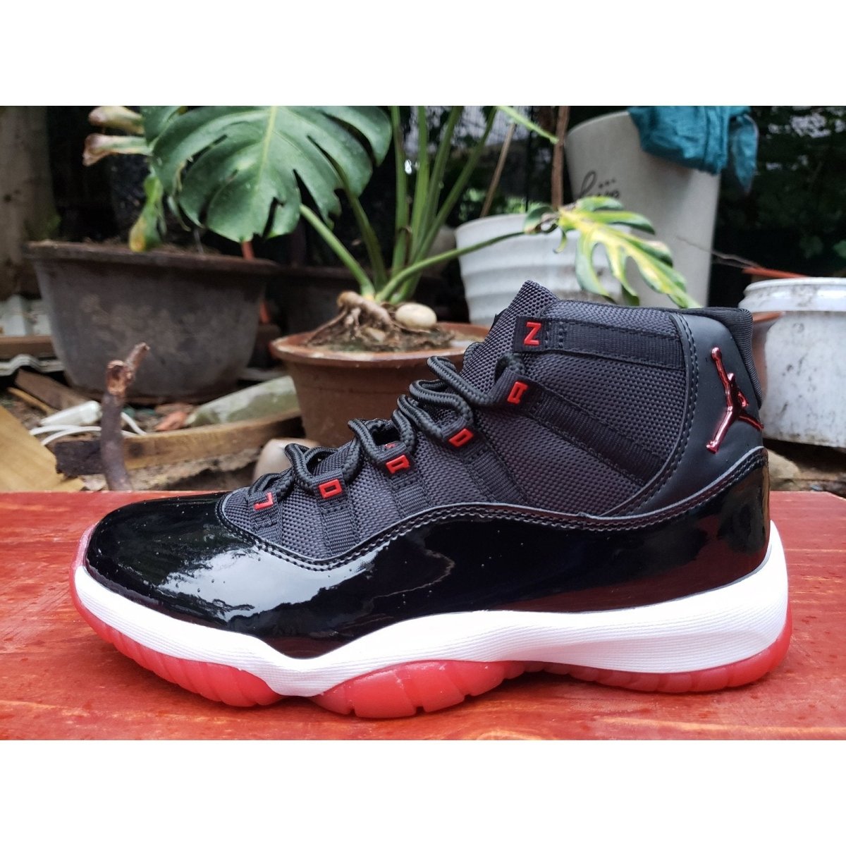 JORDAN 11 Retro - Playoffs Bred Sneakers Unisex Streetwear Limited Edition