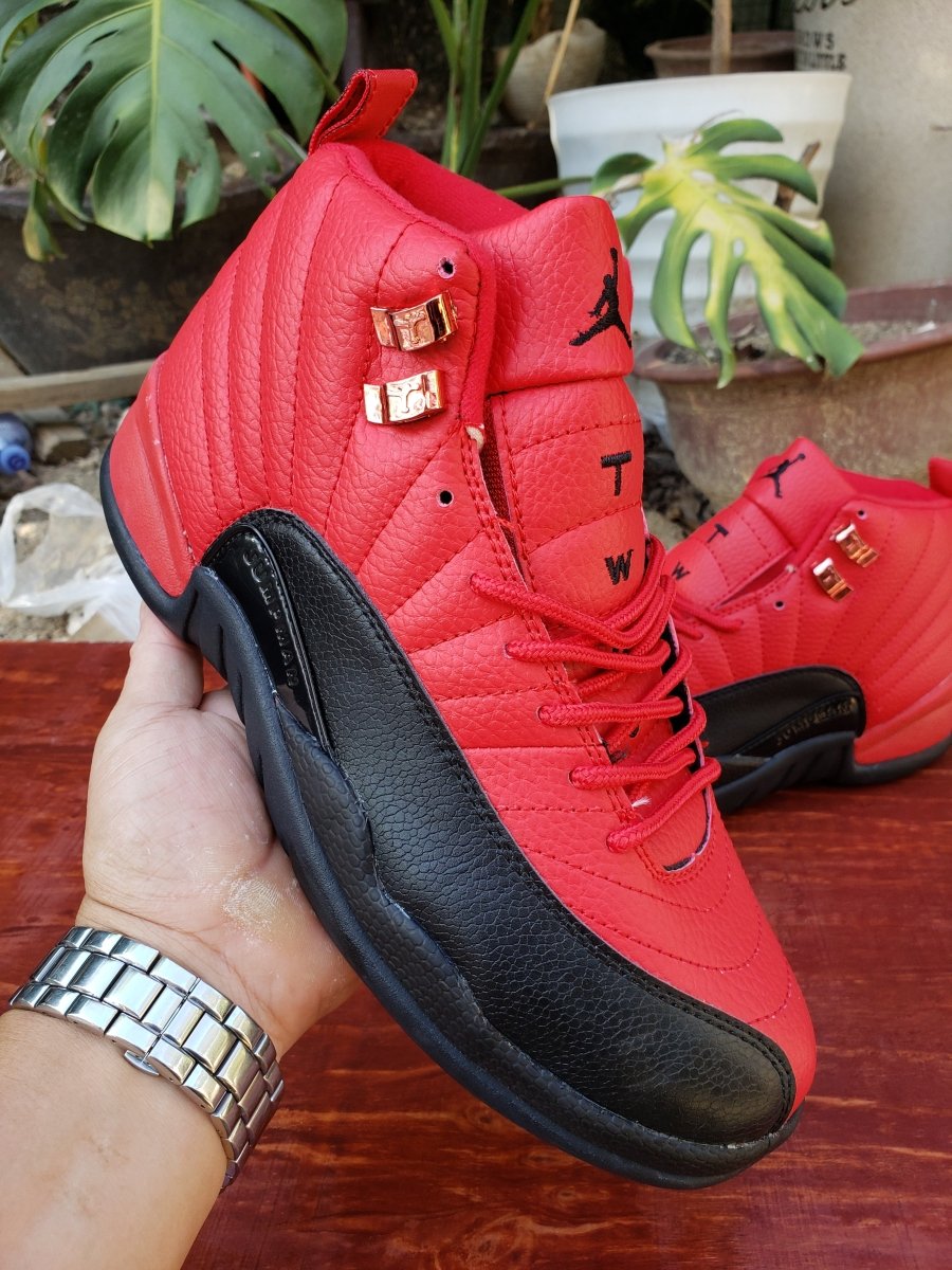 JORDAN 12 Retro - Reverse Flu Game Sneakers - Black Unisex Streetwear Limited Edition