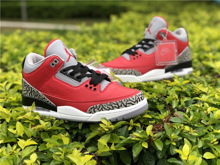 JORDAN 3 Retro - Se United Fire Sneakers - Red Unisex Streetwear Limited Edition