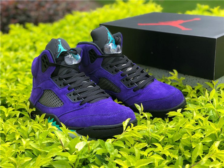 JORDAN 5 Retro - Alternate Grape Sneakers - Black Unisex Streetwear Limited Edition