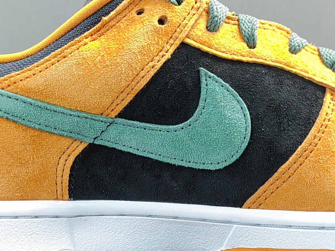 NIKE Dunk - Ceramic Sneakers - Red Unisex Streetwear Limited Edition