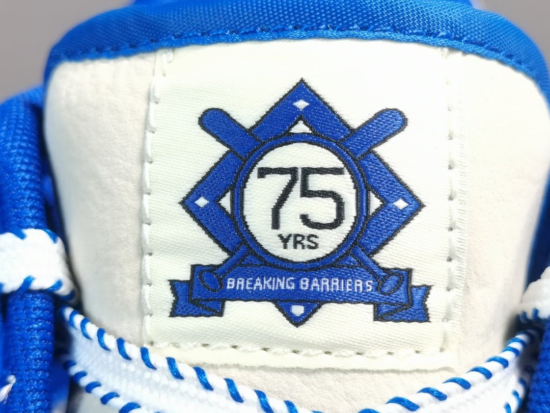 NIKE Dunk - Jackie Robinson Sneakers - Red Unisex Streetwear Limited Edition
