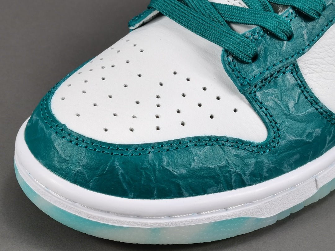 NIKE Dunk - Ocean Sneakers - Black Unisex Streetwear Limited Edition