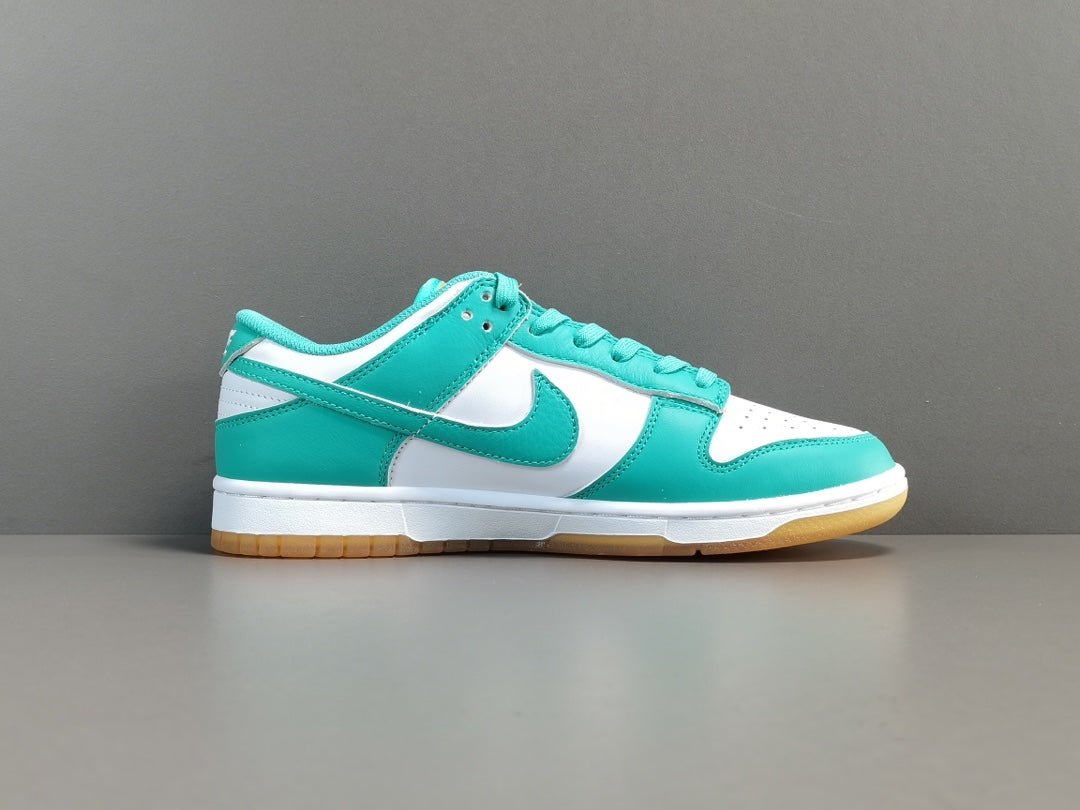 NIKE Dunk - Teal Zeal Sneakers - Red Unisex Streetwear Limited Edition