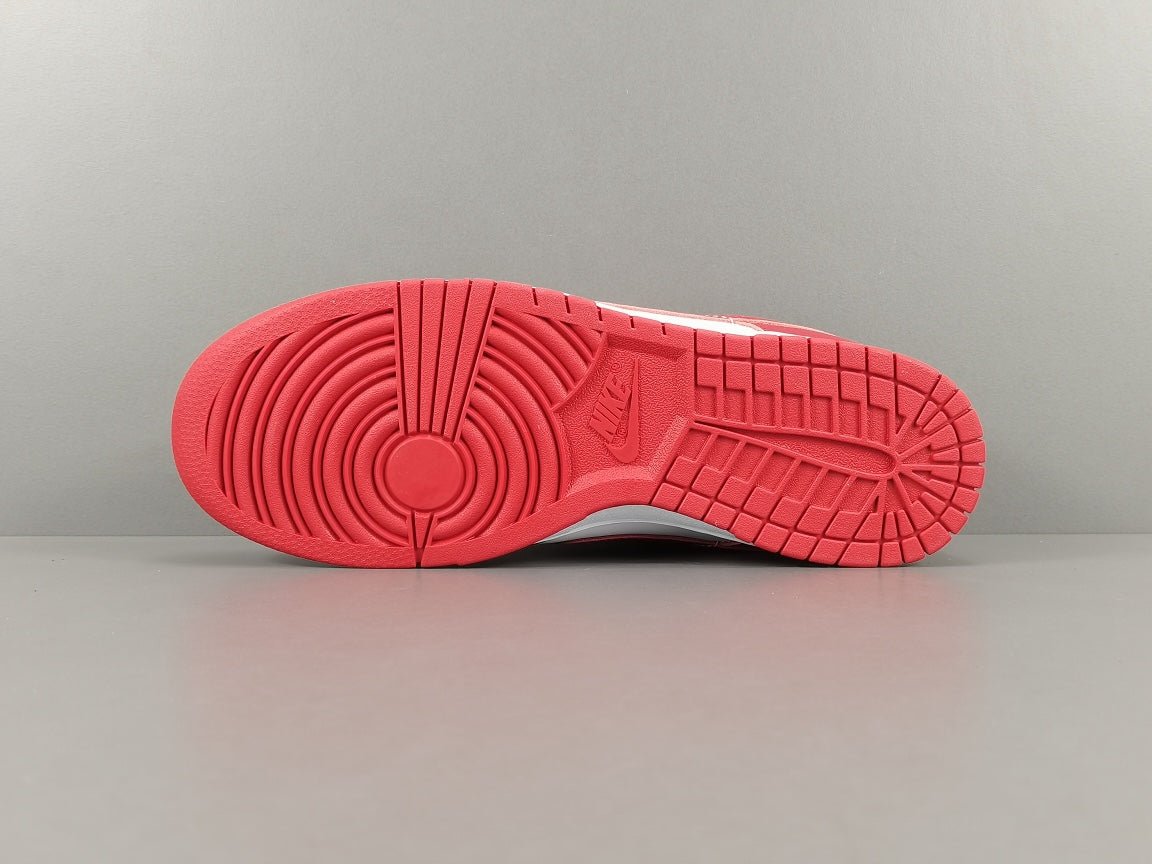 NIKE Dunk - Usc - White Unisex Streetwear Limited Edition - The Nike Dunk USC is a stylish and iconic sneaker paying homage to the University