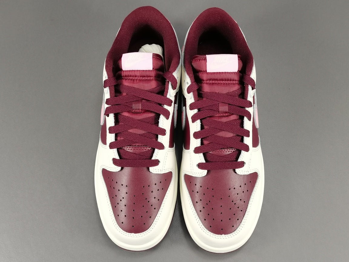 NIKE Dunk - Valentines Day Sneakers - Red Unisex Streetwear Limited Edition - Celebrate love and style with the Nike Dunk Valentine's Day edition. This special release sneaker