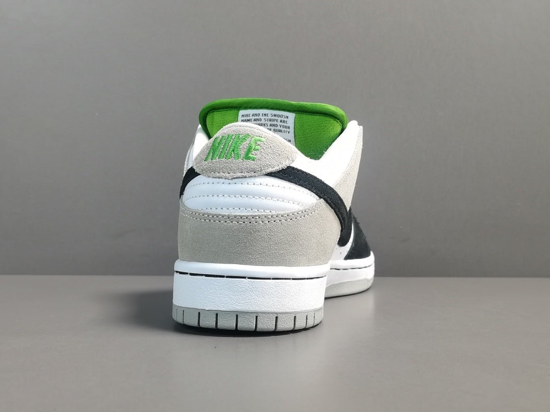NIKE Sb Dunk - Chlorophyll Sneakers - Black Unisex Streetwear Limited Edition