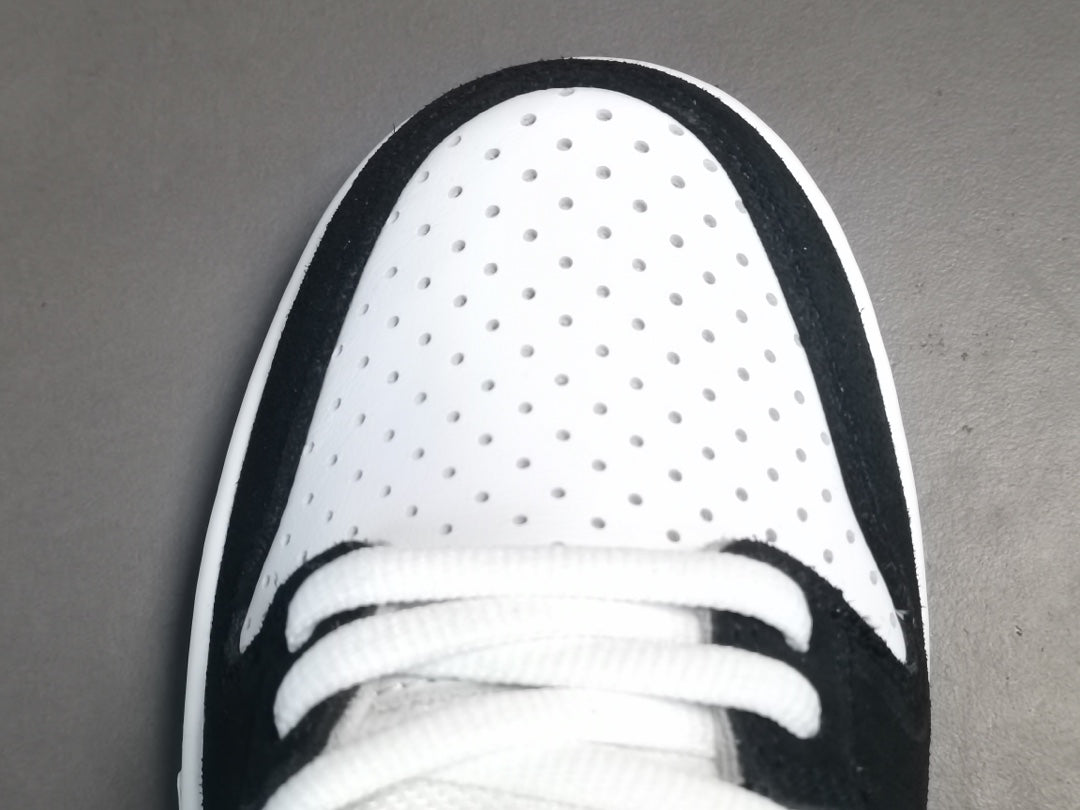 NIKE Sb Dunk - Chlorophyll Sneakers - Black Unisex Streetwear Limited Edition