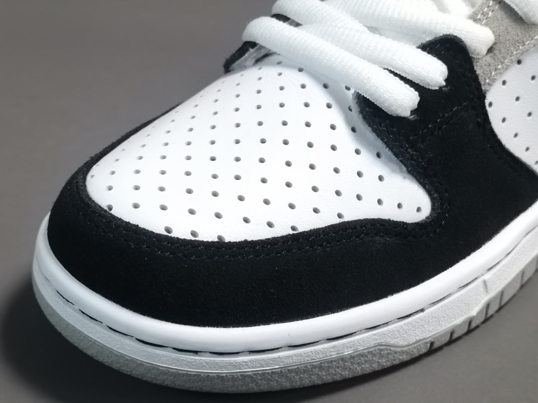 NIKE Sb Dunk - Chlorophyll Sneakers - Black Unisex Streetwear Limited Edition