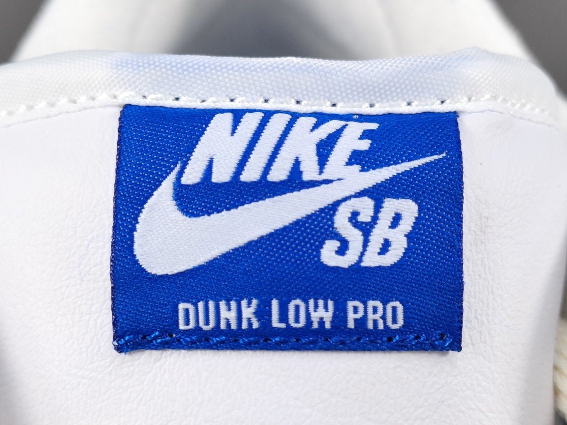 NIKE Sb Dunk - Fly Streetwear Gardenia Sneakers - Red Unisex Streetwear Limited Edition - Introducing the Nike SB Dunk Low Fly Streetwear Gardenia C a vibrant and stylish addition