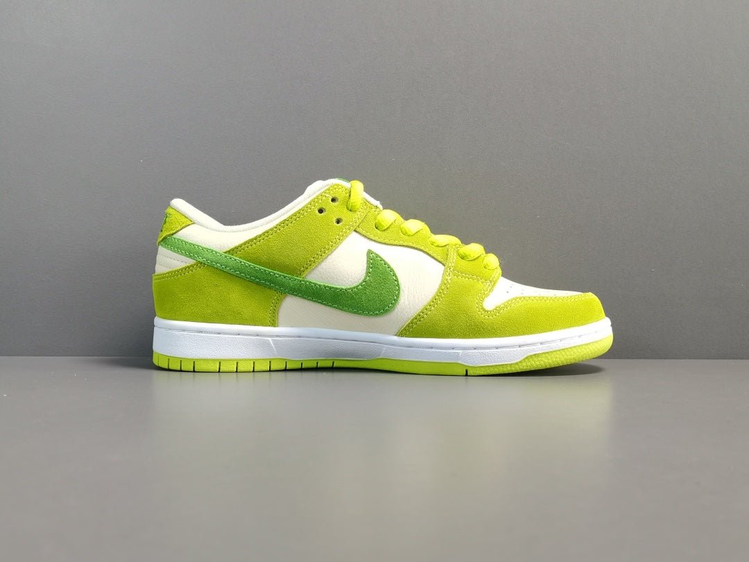 NIKE Sb Dunk - Apple Sneakers - Green Unisex Streetwear Limited Edition