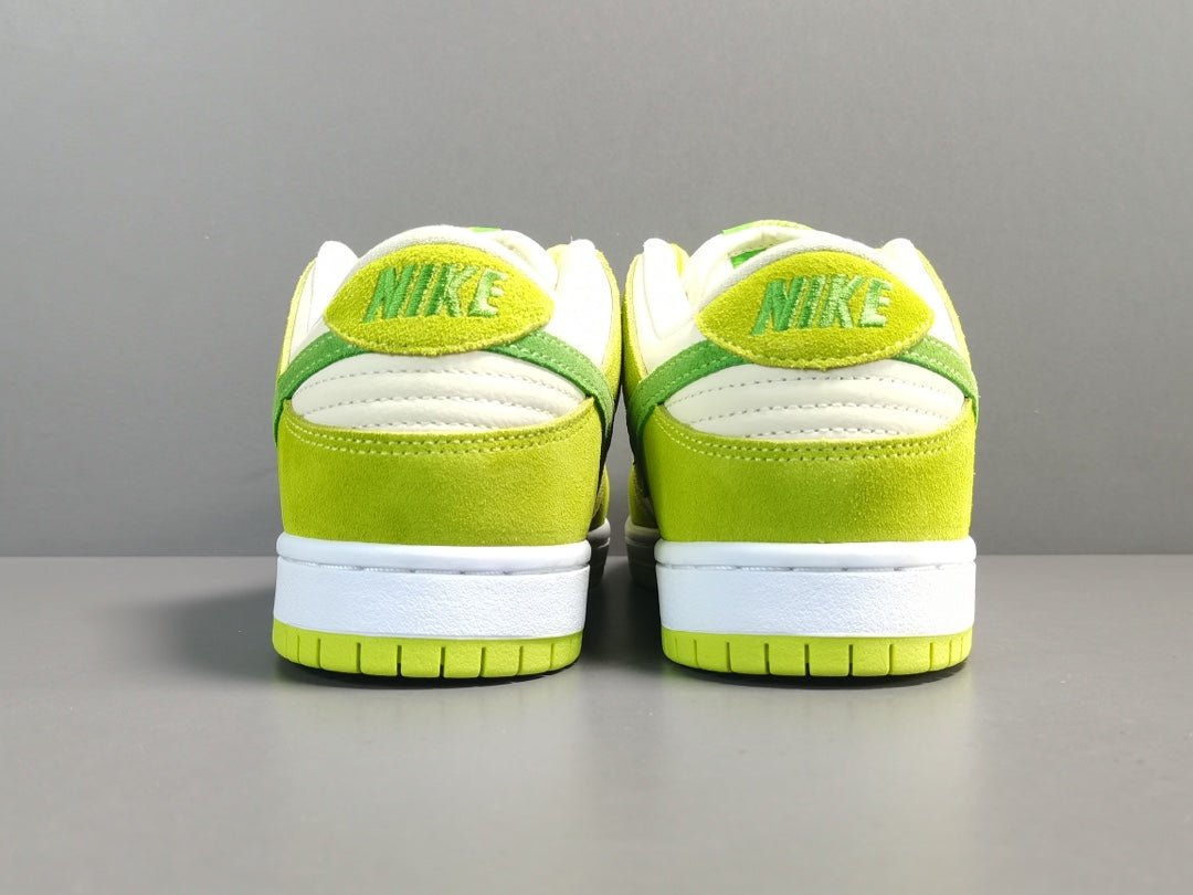 NIKE Sb Dunk - Apple Sneakers - Green Unisex Streetwear Limited Edition
