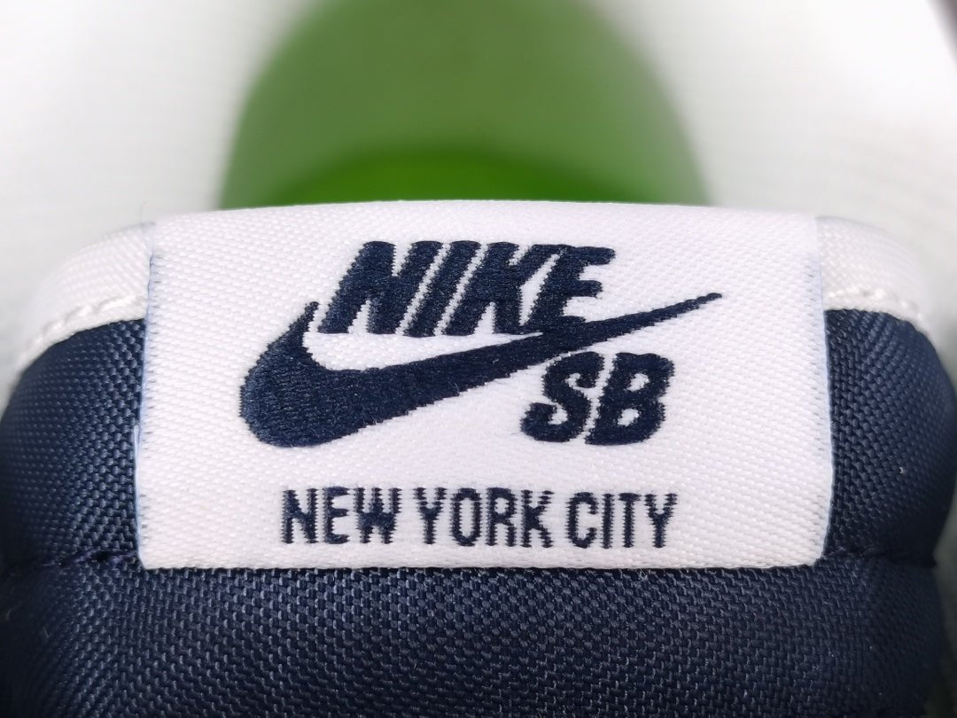 NIKE Sb Dunk - Huf New York City Sneakers - Black Unisex Streetwear Limited Edition