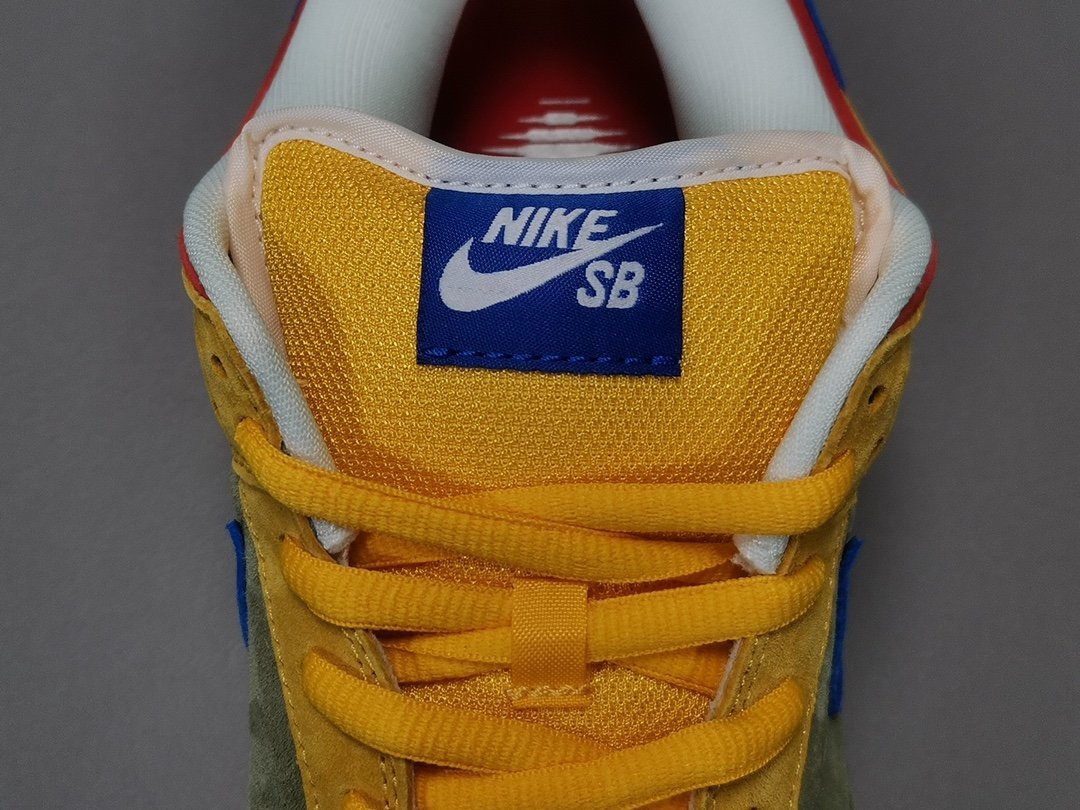 NIKE Sb Dunk - Puff N Stuff Sneakers - Red Unisex Streetwear Limited Edition