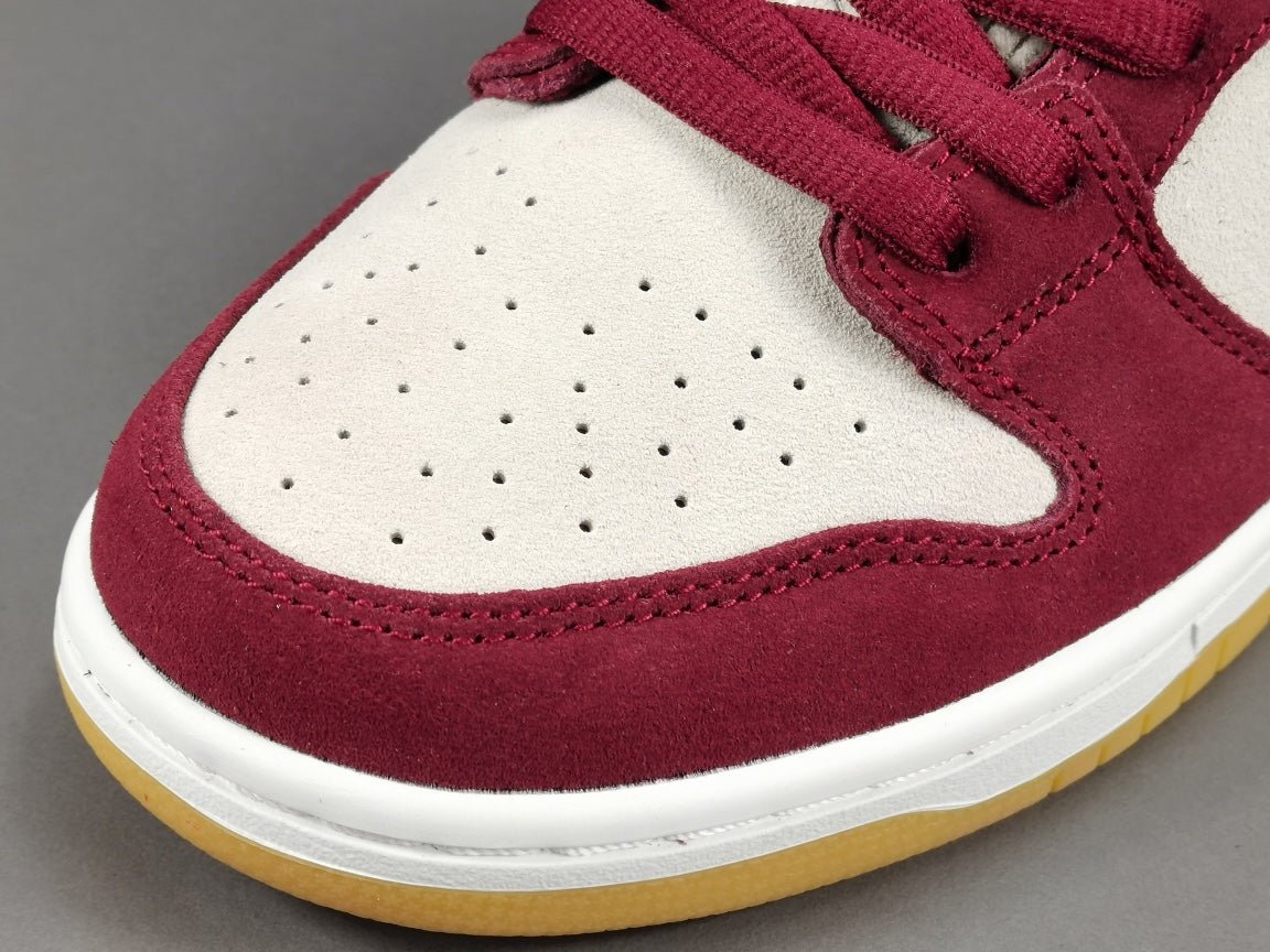 NIKE Sb Dunk - Skate Like A Girl Sneakers - White Unisex Streetwear Limited Edition - Introducing the Nike Dunk SB Skate Like a Girl, a powerful and empowering sneaker that