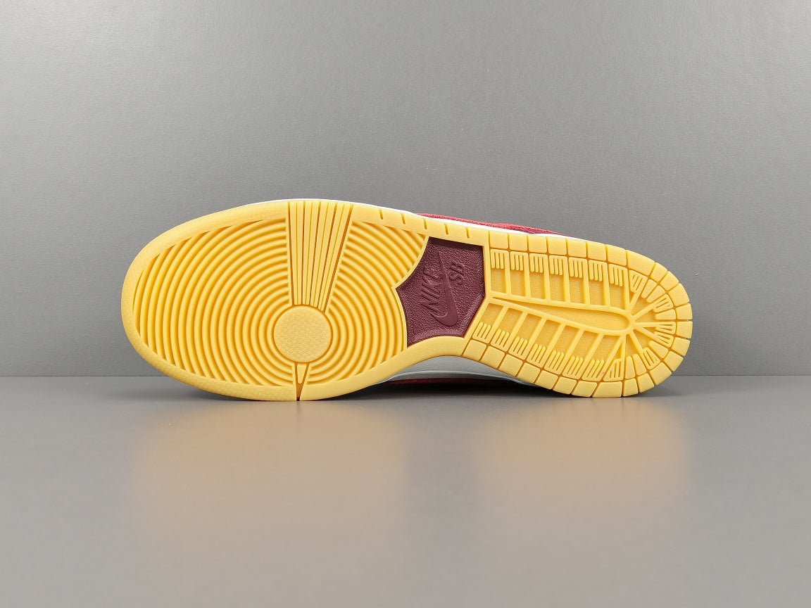 NIKE Sb Dunk - Skate Like A Girl Sneakers - White Unisex Streetwear Limited Edition - Introducing the Nike Dunk SB Skate Like a Girl, a powerful and empowering sneaker that