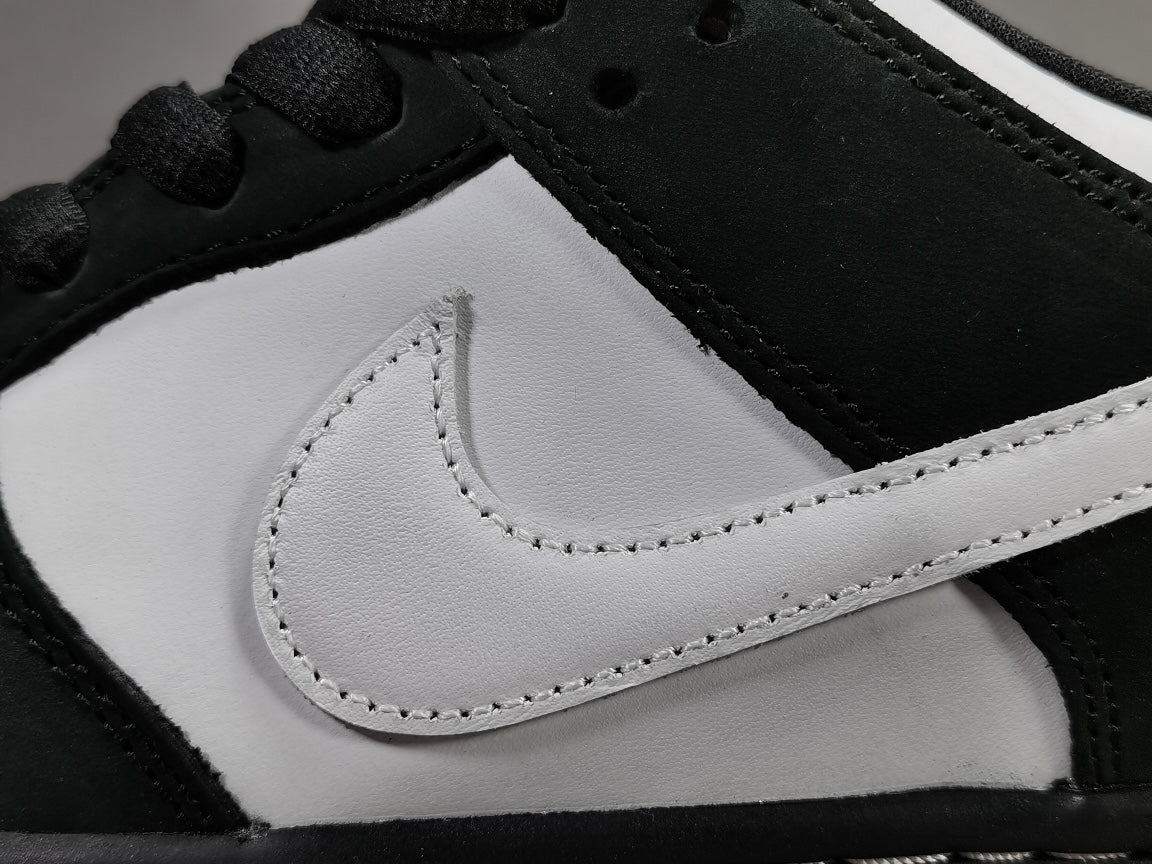 NIKE Sb Dunk - Staple Panda Pigeon Sneakers - Black Unisex Streetwear Limited Edition