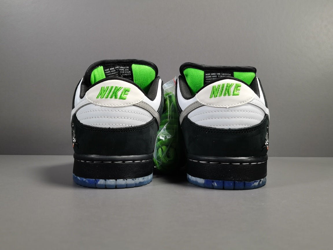 NIKE Sb Dunk - Staple Panda Pigeon Sneakers - Black Unisex Streetwear Limited Edition