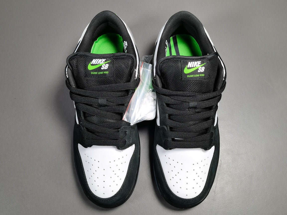 NIKE Sb Dunk - Staple Panda Pigeon Sneakers - Black Unisex Streetwear Limited Edition