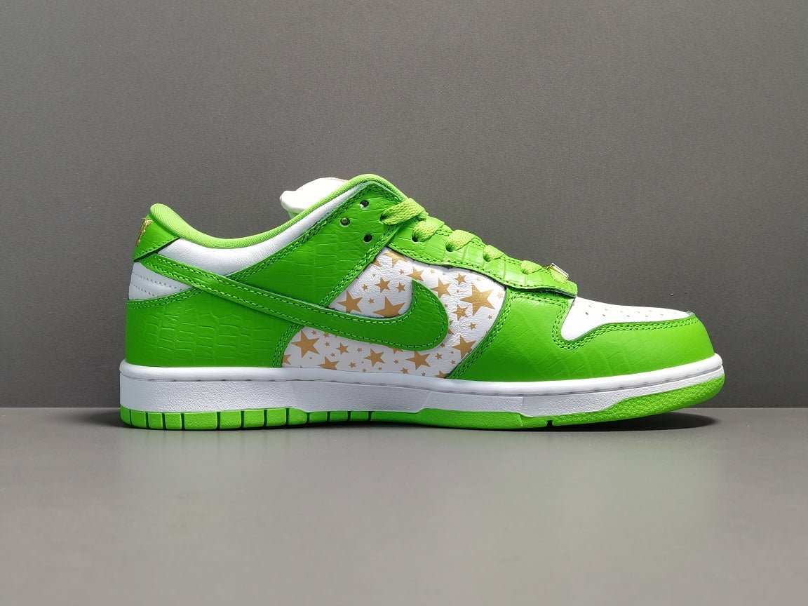 NIKE Sb Dunk - Supreme Stars Mean Sneakers - Green Unisex Streetwear Limited Edition