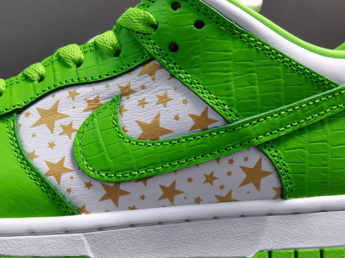 NIKE Sb Dunk - Supreme Stars Mean Sneakers - Green Unisex Streetwear Limited Edition