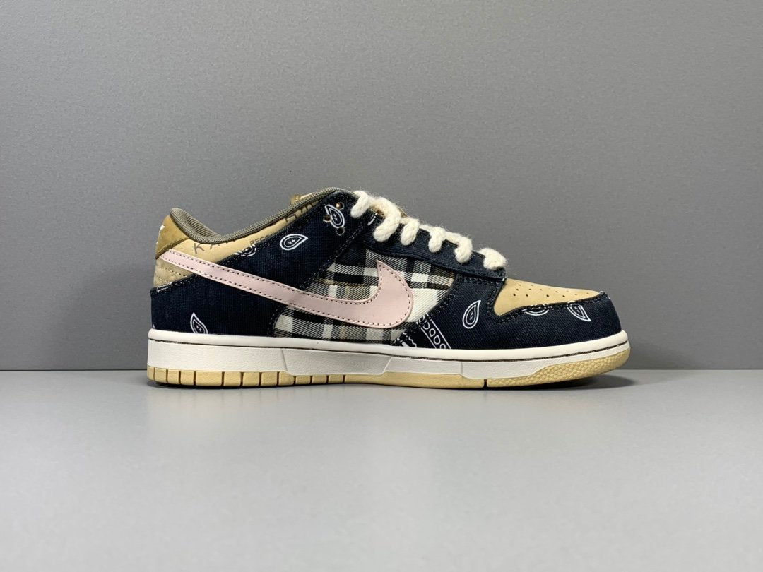 NIKE Sb Dunk - Travis Scott - Red Unisex Streetwear Limited Edition - Introducing the highly anticipated collaboration between two titans of style and innovation: the NIKE SB