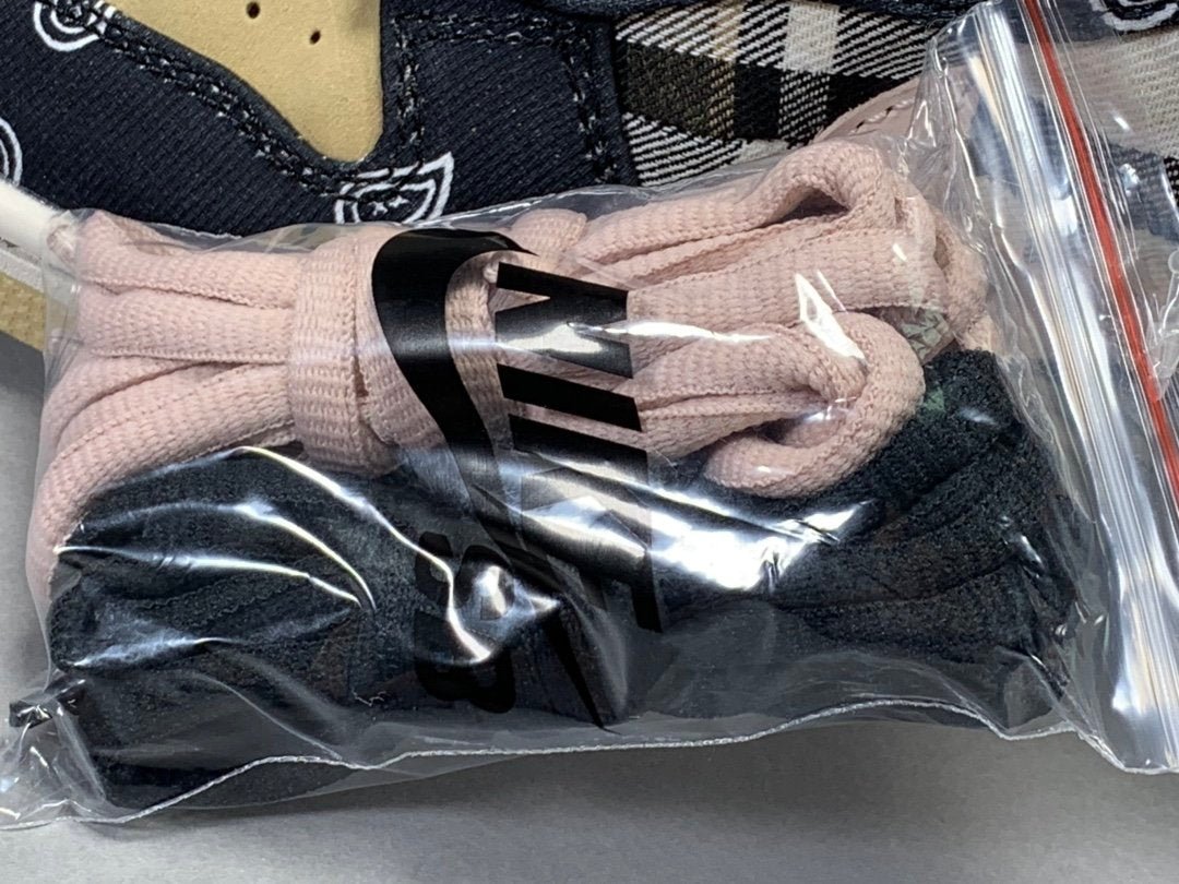 NIKE Sb Dunk - Travis Scott - Red Unisex Streetwear Limited Edition - Introducing the highly anticipated collaboration between two titans of style and innovation: the NIKE SB