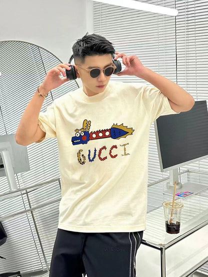 Camiseta blanca Gucci con estampado de dragón