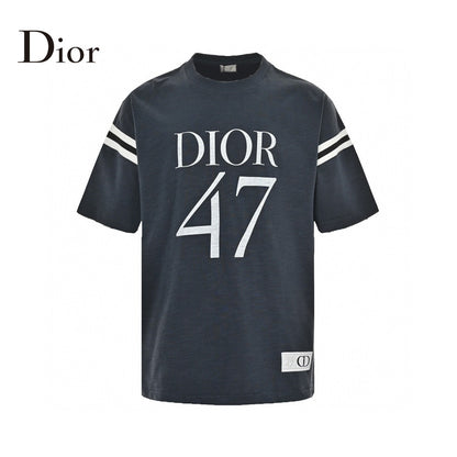 Dior T-shirt - White Unisex Streetwear Limited Edition - <span>This Dior t-shirt features a bold 'DIOR 47' graphic on the front. The shirt is