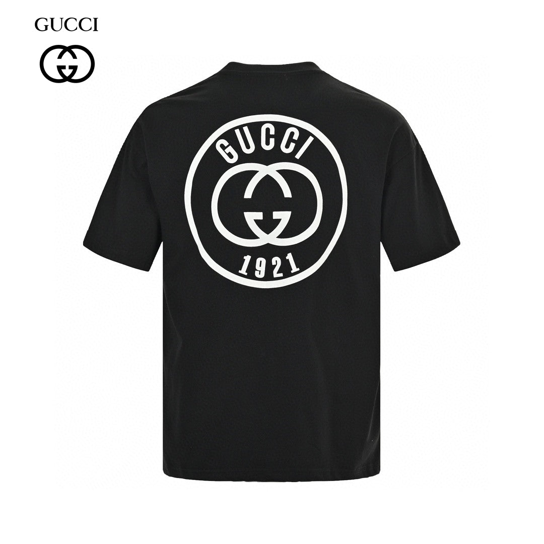 Gucci T-shirt - 1921 Logo - Black Unisex Streetwear Limited Edition - <span>This Gucci t-shirt features a classic design with the iconic interlocking GG logo and '1921'