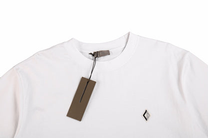 Camiseta Dior con logotipo minimalista (blanca)