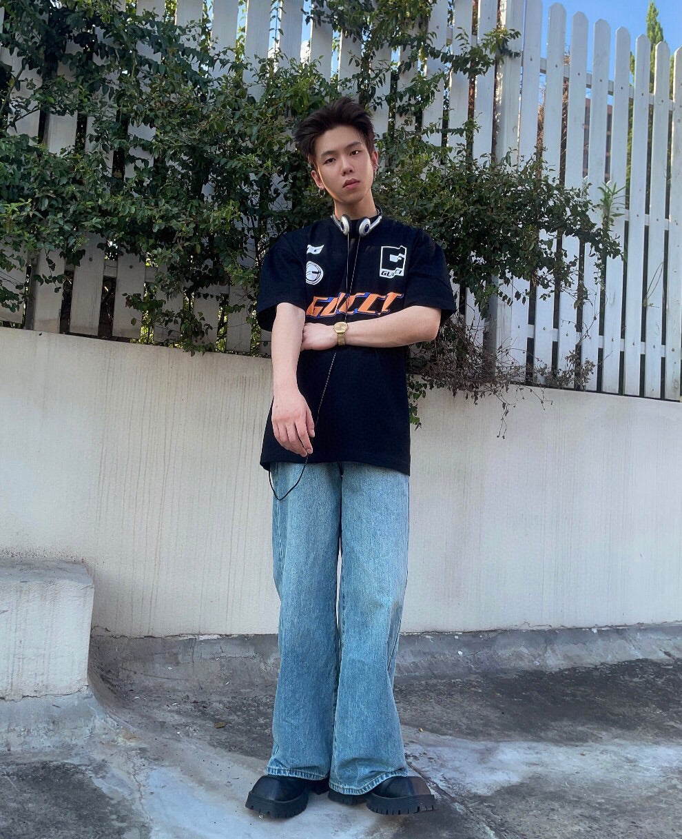 Camiseta Gucci con logotipo gráfico (negra)