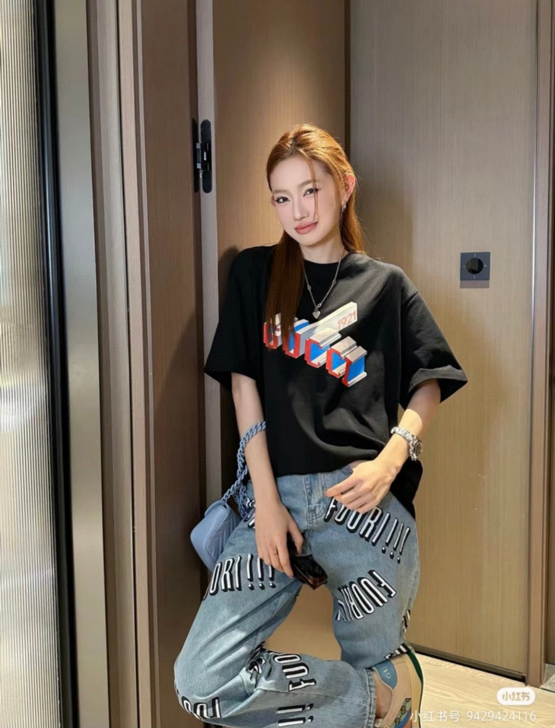 Gucci 1921 Graphic T-shirt - Black Unisex Streetwear Limited Edition - <span>This Gucci t-shirt features a bold graphic design with the text 'GUCCI 1921' rendered in