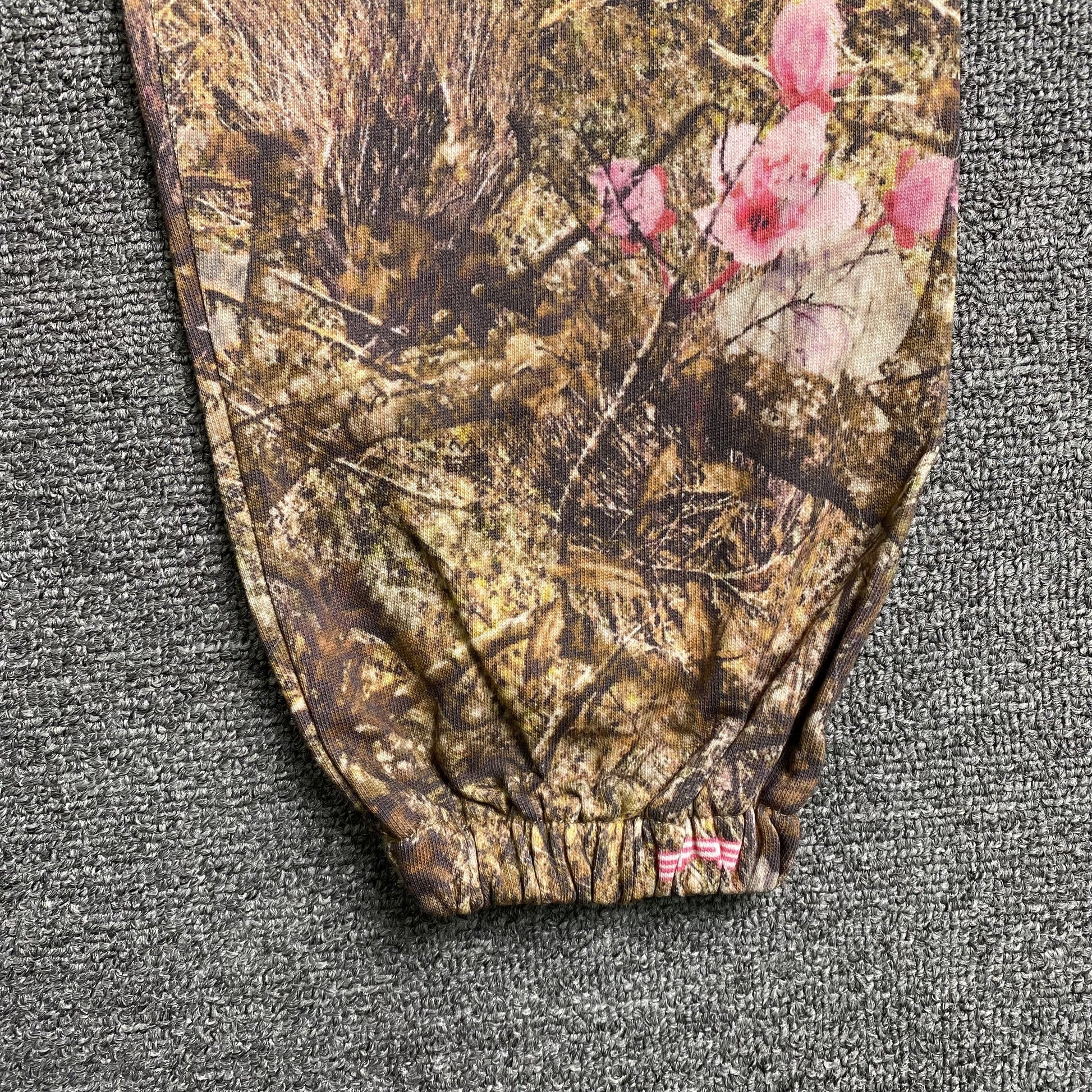 SP5DER Real Tree Og Web Sweatpants Camo - Red Unisex Streetwear Limited Edition