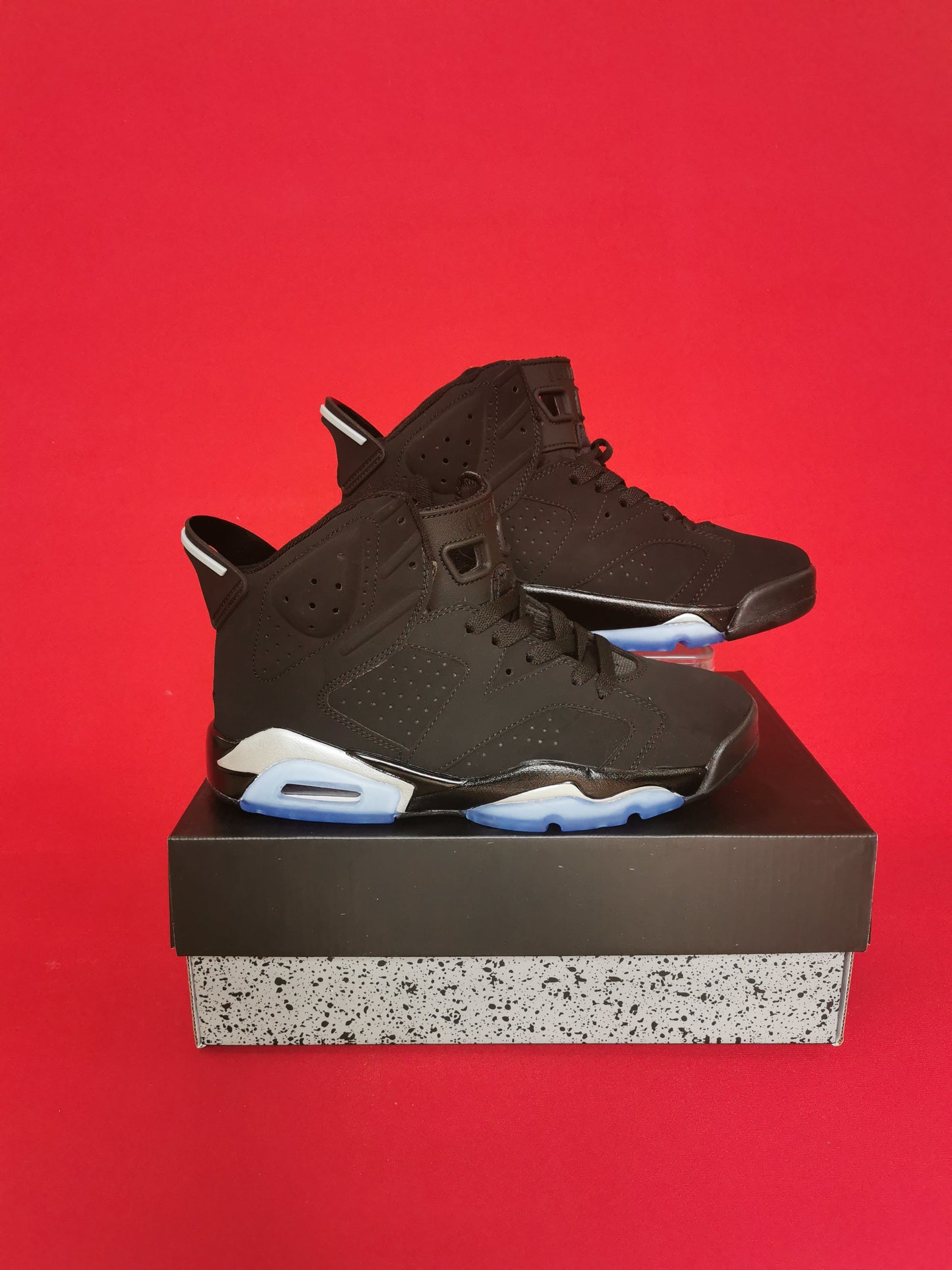 Jordan 6 Sneakers - Brown Unisex Streetwear Limited Edition - **Product Description:** Step up your sneaker game with the Air Jordan 6 Retro 'Black Cat'.