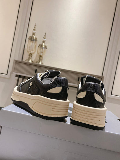 Golden Goose Cream And Star Sneakers - Black Unisex Streetwear Limited Edition - **Golden Goose Cream and Black Star Sneakers: A Perfect Blend of Classic and Contemporary Style**