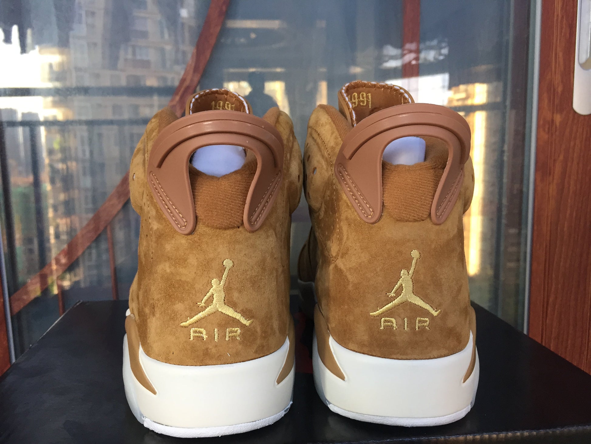 Jordan 6 Retro 'wheat' Sneakers - White Unisex Streetwear Limited Edition - **Product Description for Air Jordan 6 Retro 'Wheat'** The Air Jordan 6 Retro 'Wheat' brings
