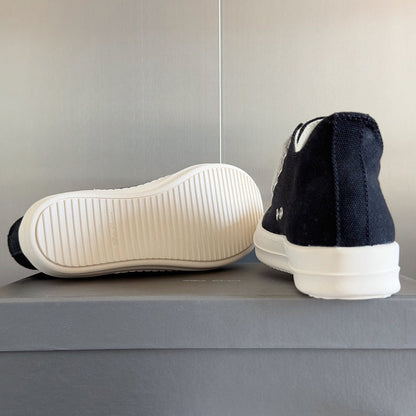 Rick Owens Canvas Low-top Sneakers - Black Unisex Streetwear Limited Edition - **Rick Owens Black Canvas Low-Top Sneakers: Modern Minimalism with Superior Craftsmanship** Introducing the Rick Owens